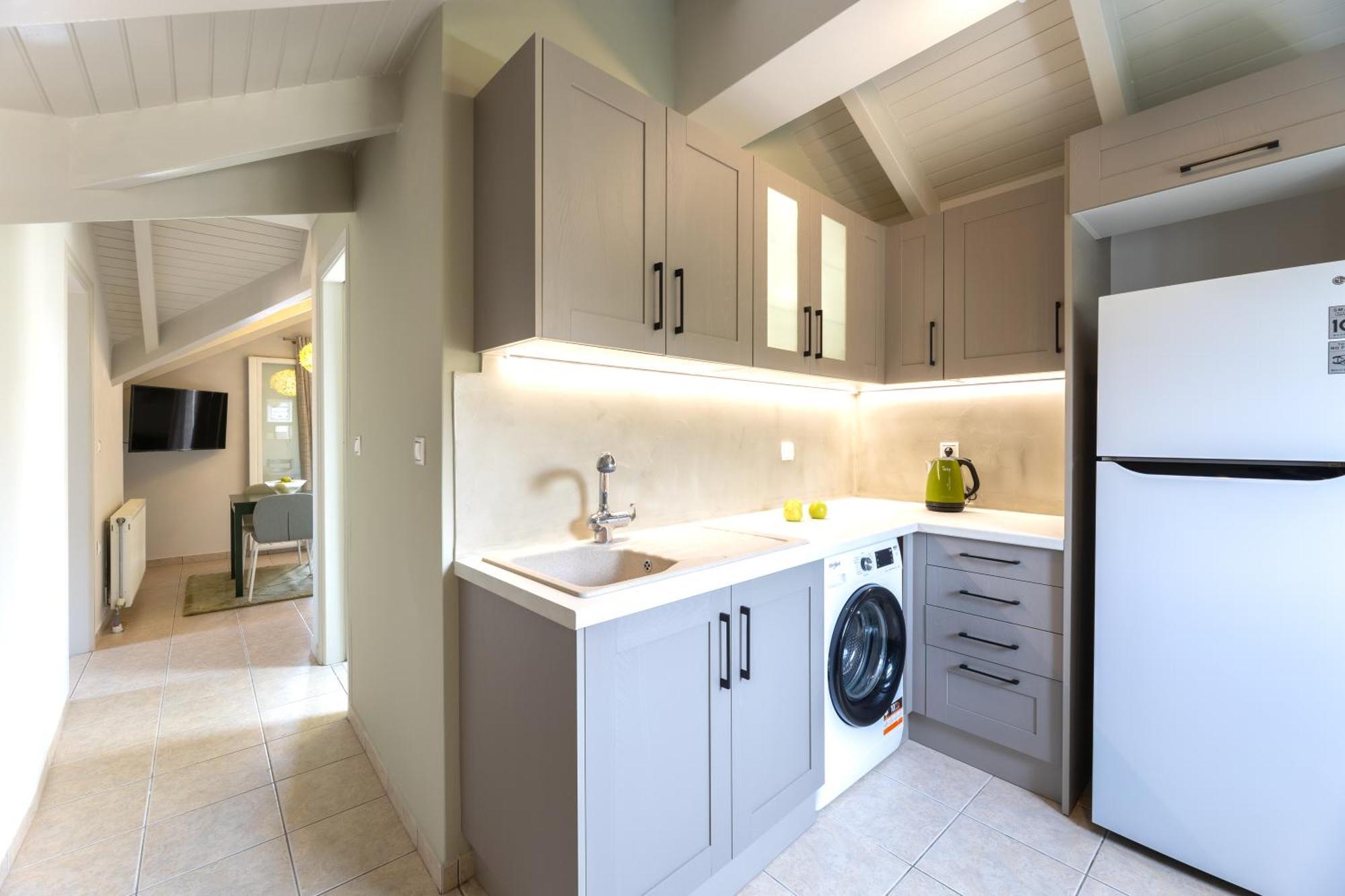 Domus City Apartment Аргостолион Екстериор снимка