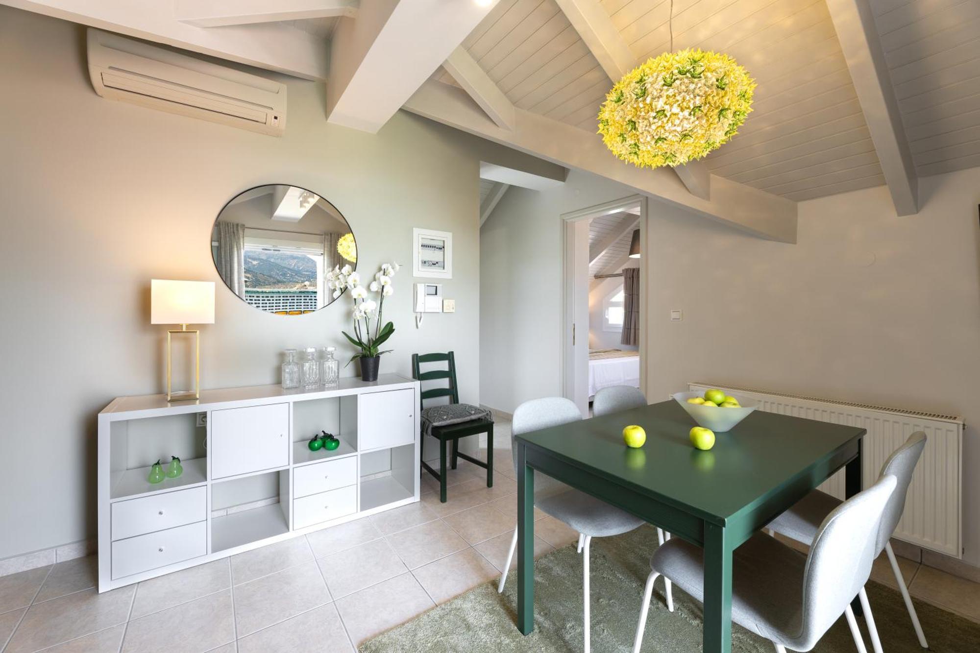 Domus City Apartment Аргостолион Екстериор снимка